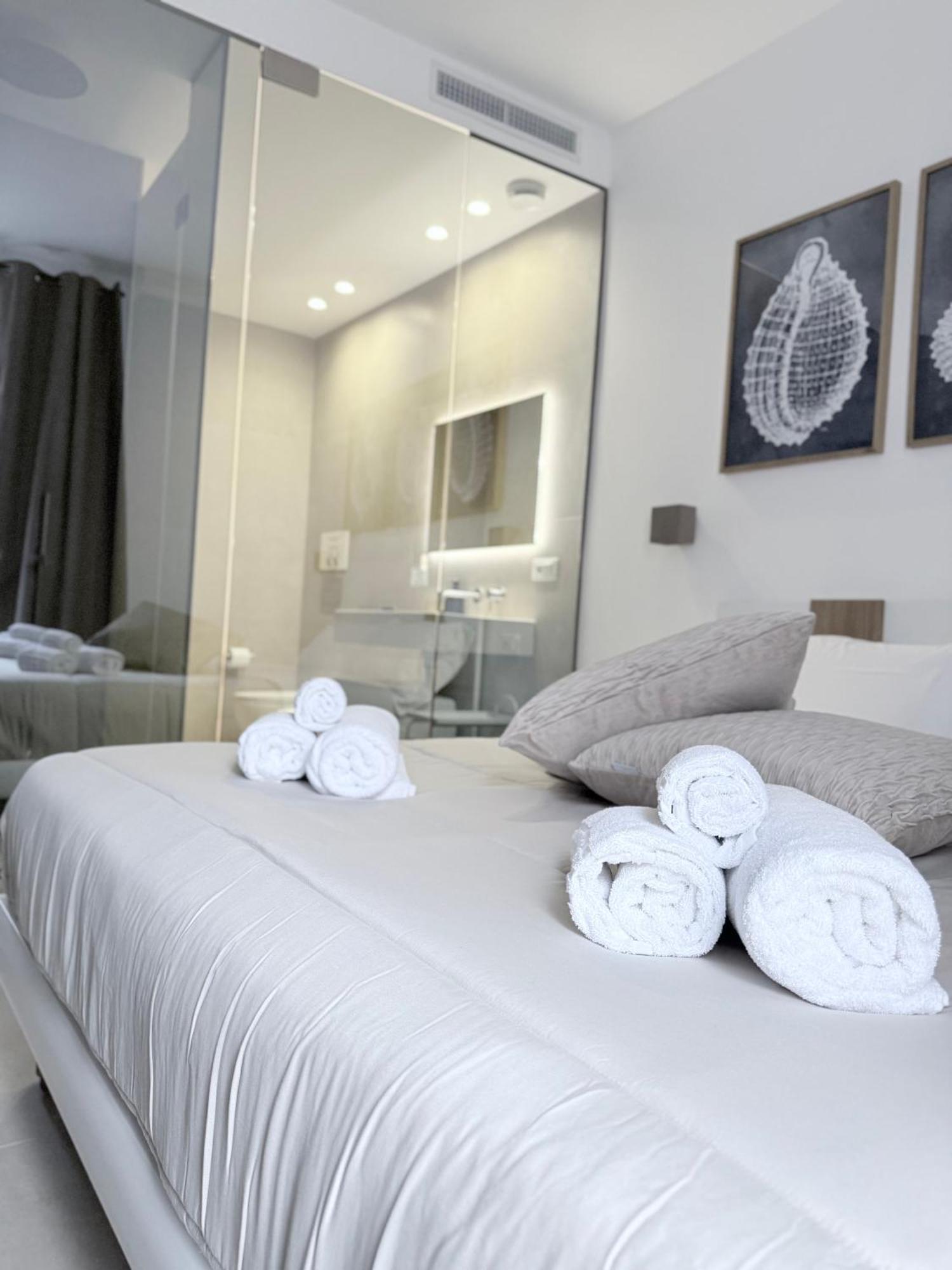 Santa Rosalia Suites Palermo Exterior foto